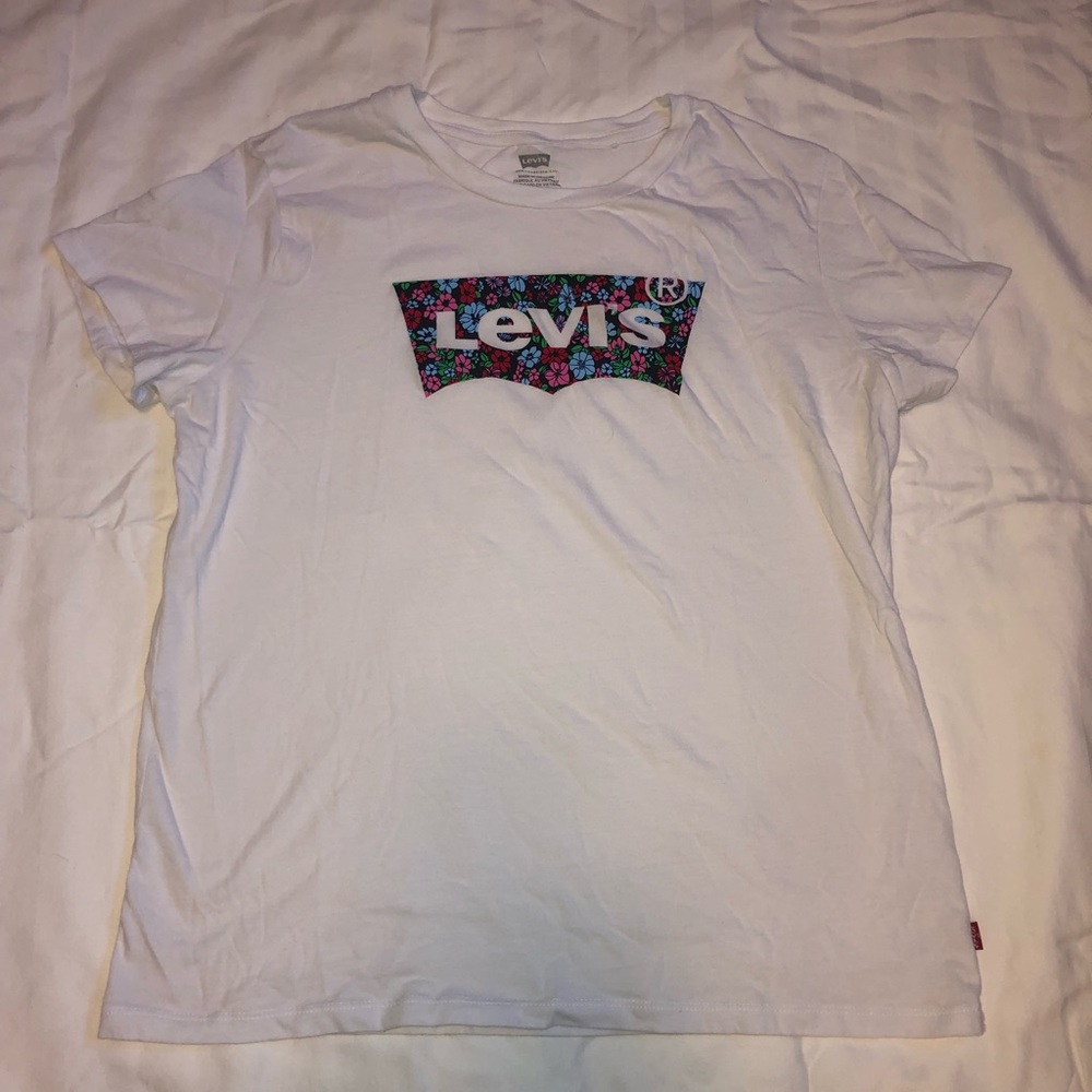 Levi’s T-shirt